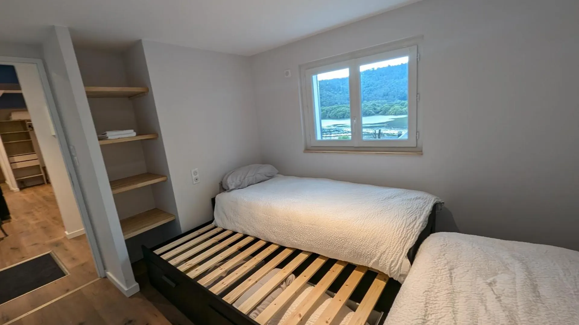 **  Logis Hotel Le Beau Site France